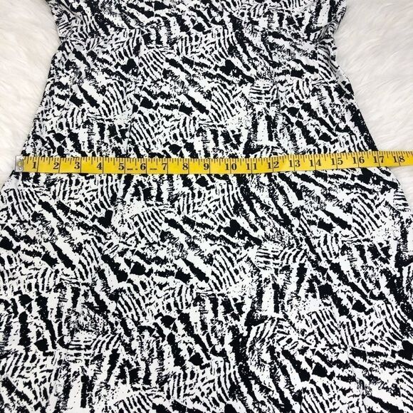 Talbots White Black Sleeveless Surplice V-Neck Pleated Fit & Flare Dress Size SP - Picture 6 of 9